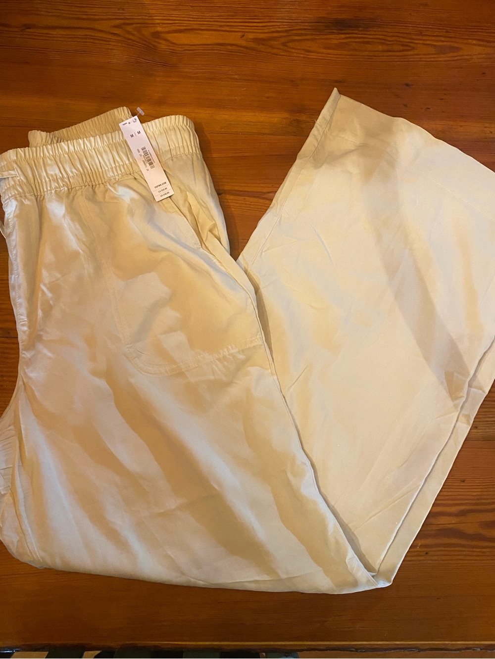 Victoria’s Secret Pink Elastic-Waist Casual Pants color is off white